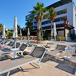 Apartment Jona Podstrana