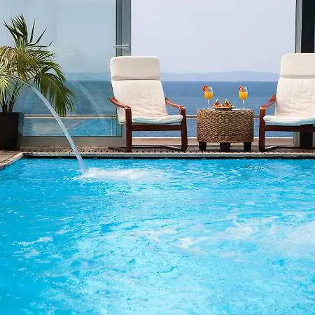 Jona Rooms Podstrana *