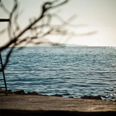 Apartment Jona Podstrana