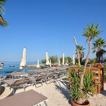 Apartment Jona Podstrana