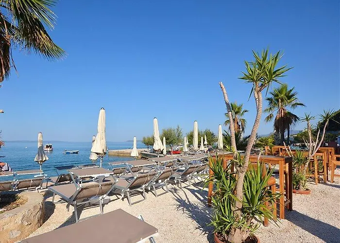 Apartment Jona Podstrana